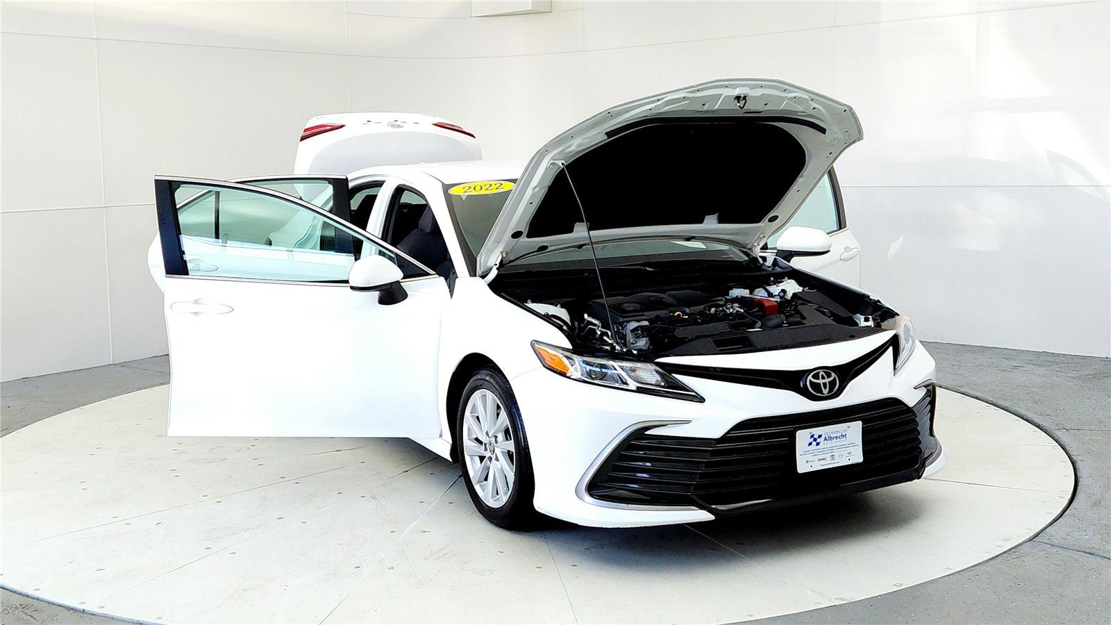 Used 2022 Toyota Camry LE w/ Carpet Mat Package (TMS) image 9