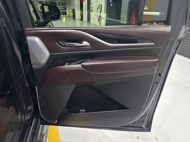 Used 2022 Cadillac Escalade ESV Premium Luxury Platinum image 35