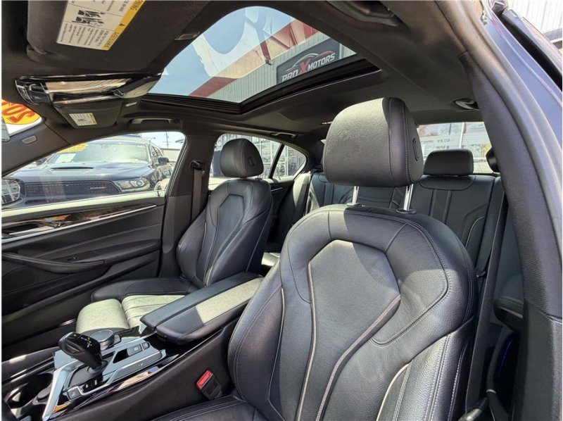 Used 2019 BMW 540i w/ Convenience Package RWD image 18