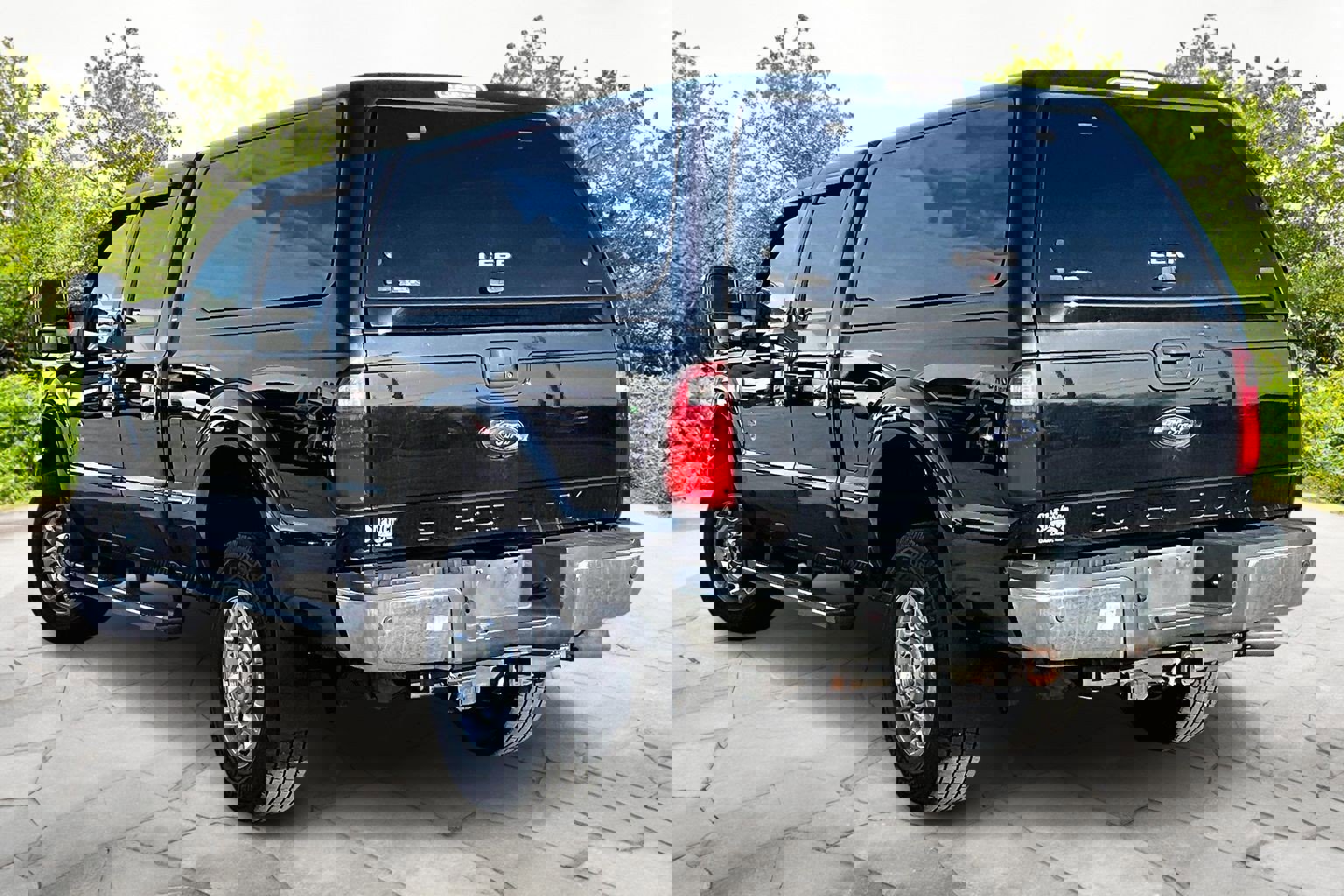 Used 2016 Ford F350 Lariat w/ Lariat Ultimate Package image 2