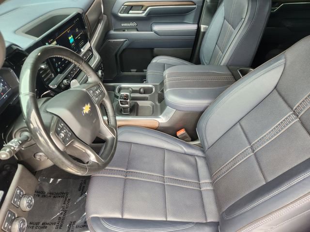 Certified 2025 Chevrolet Silverado 1500 High Country w/ Technology Package AWD/4WD image 8