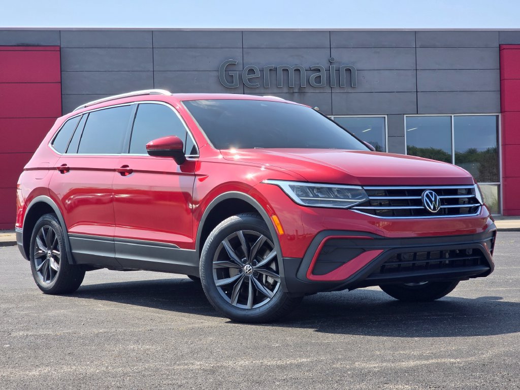 Used 2023 Volkswagen Tiguan SE FWD image 2