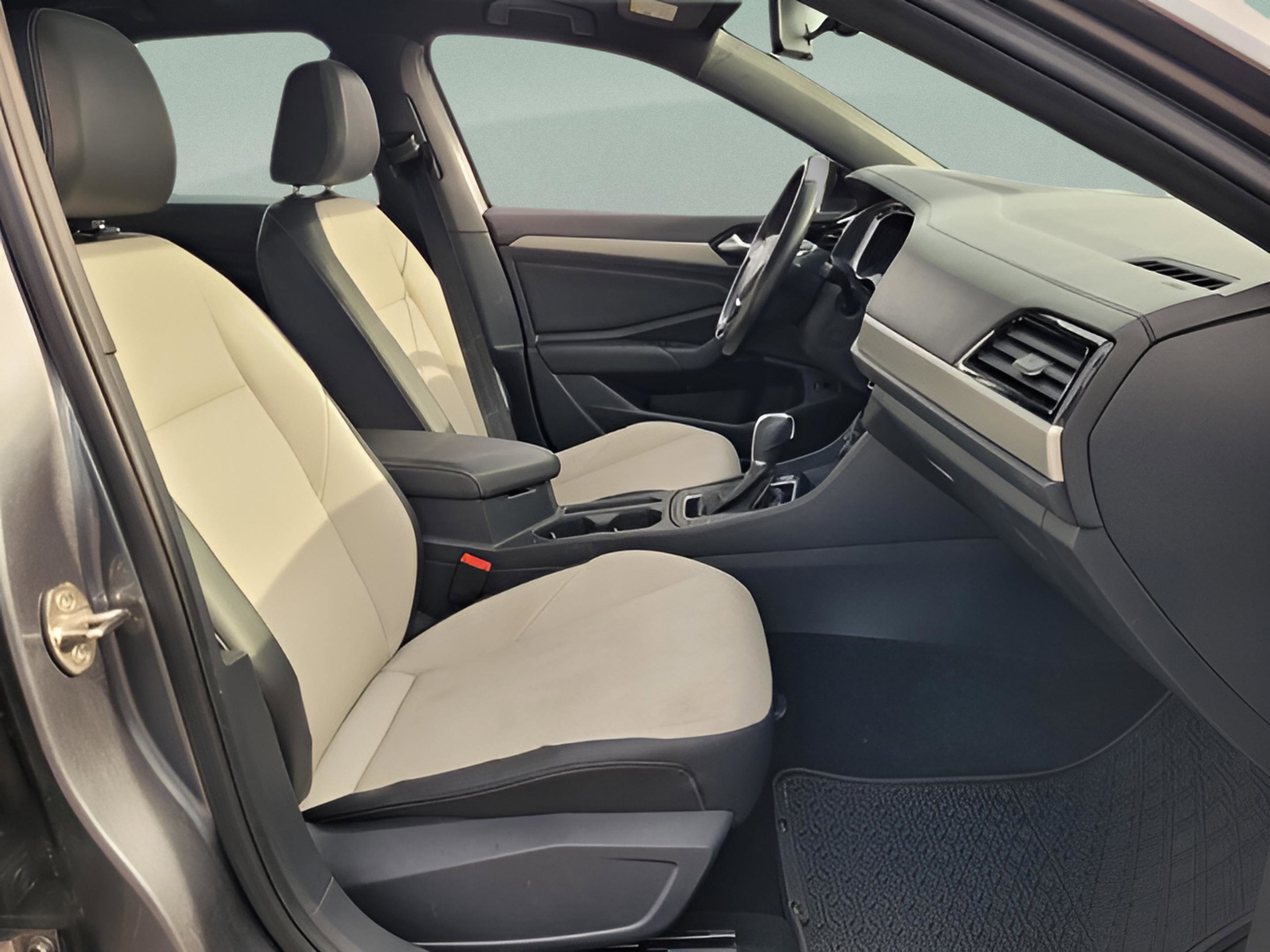 Used 2019 Volkswagen Jetta R-Line image 17