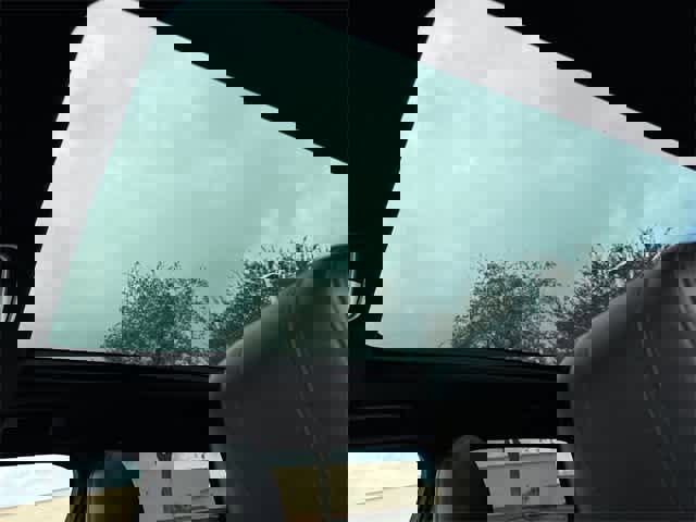 Used 2017 Land Rover Range Rover Sport SE image 27