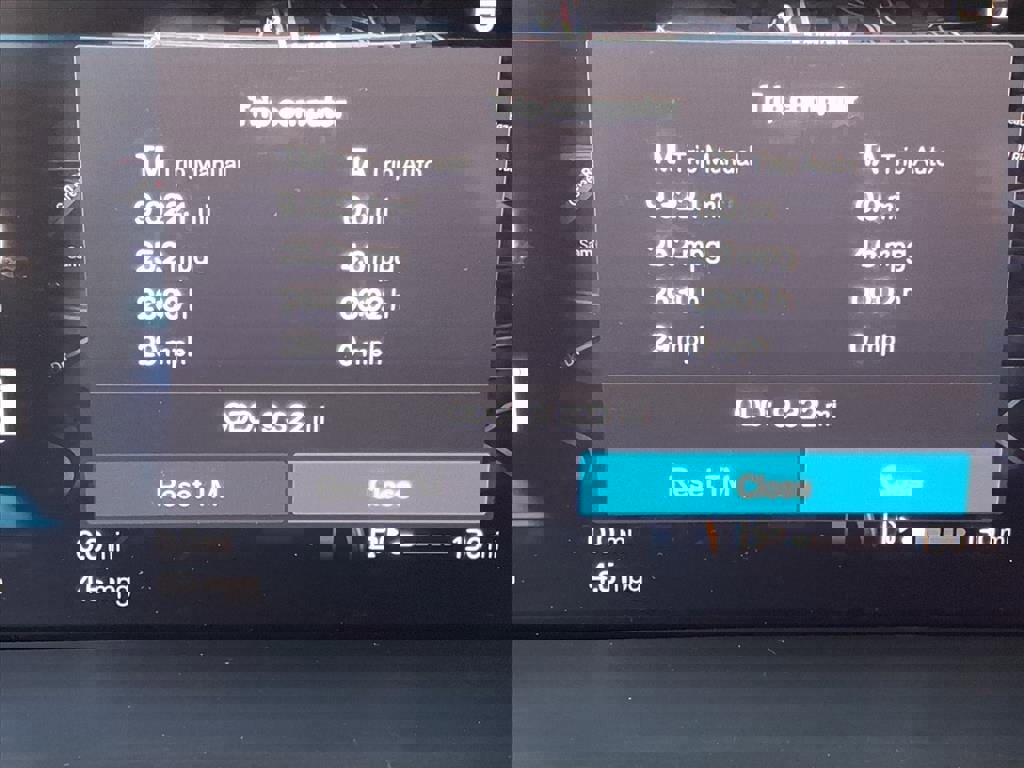 Certified 2025 Volvo XC60 B5 Plus image 28