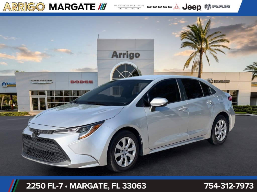 Used 2021 Toyota Corolla LE FWD image 3