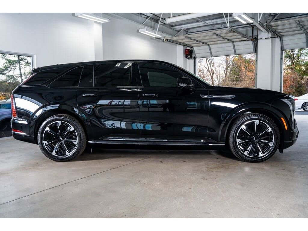 Used 2025 Cadillac Escalade IQ Sport 1 image 4