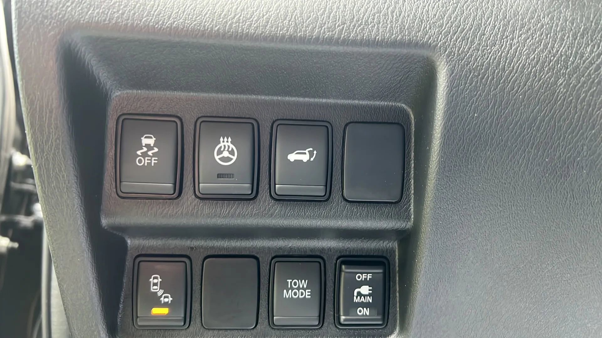 Used 2018 Nissan Pathfinder SL w/ Cargo Package image 30