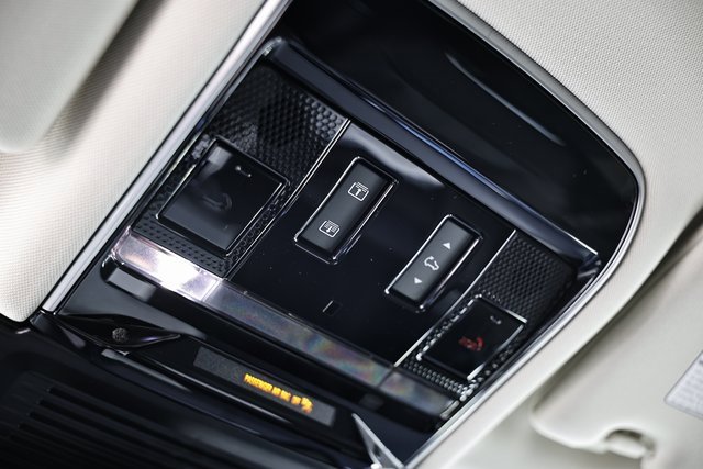 New 2025 Land Rover Range Rover Long Wheelbase SE image 50