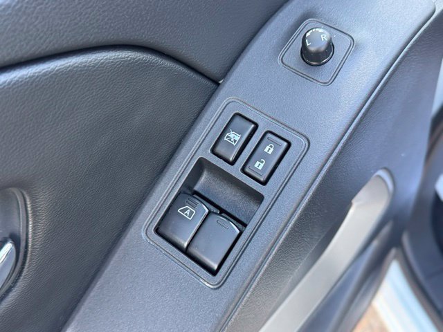 Used 2025 Nissan Frontier SV RWD image 8
