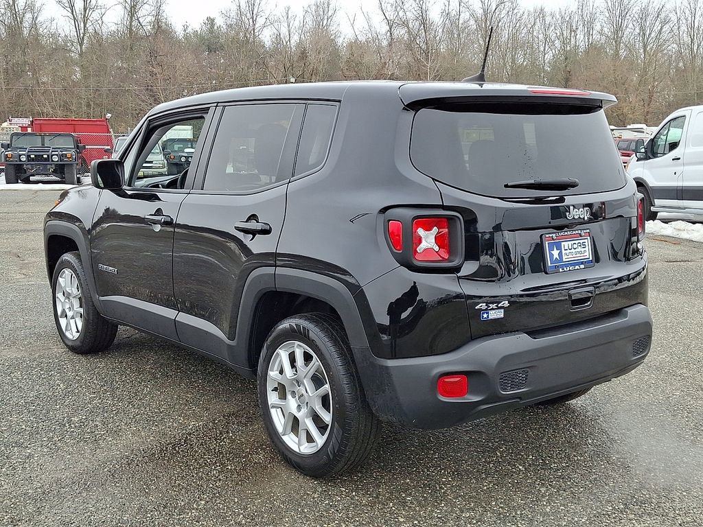 Used 2023 Jeep Renegade Latitude AWD/4WD image 8