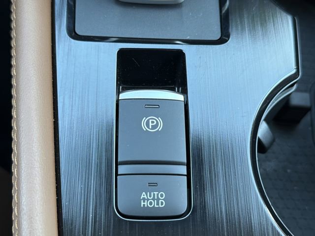 Certified 2025 Nissan Rogue Platinum w/ Platinum Premium Package FWD image 11