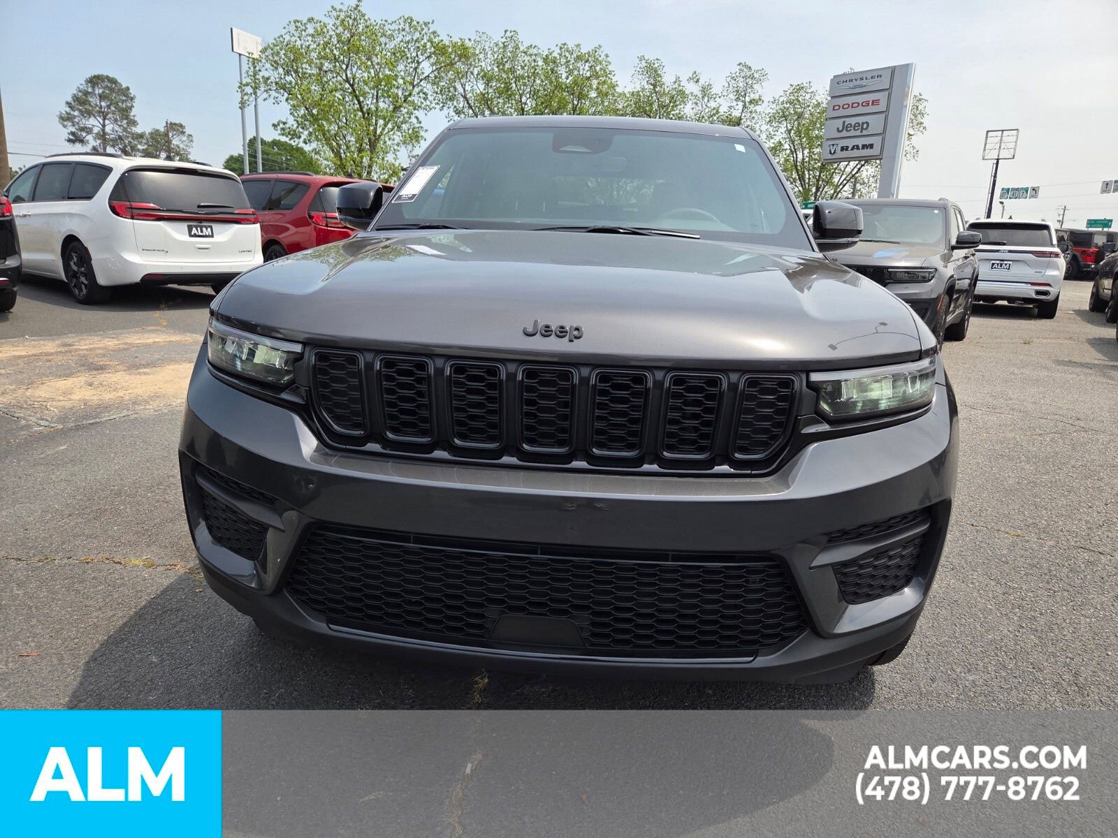 Used 2024 Jeep Grand Cherokee Altitude image 19