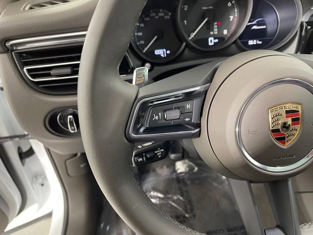 New 2025 Porsche Macan image 37