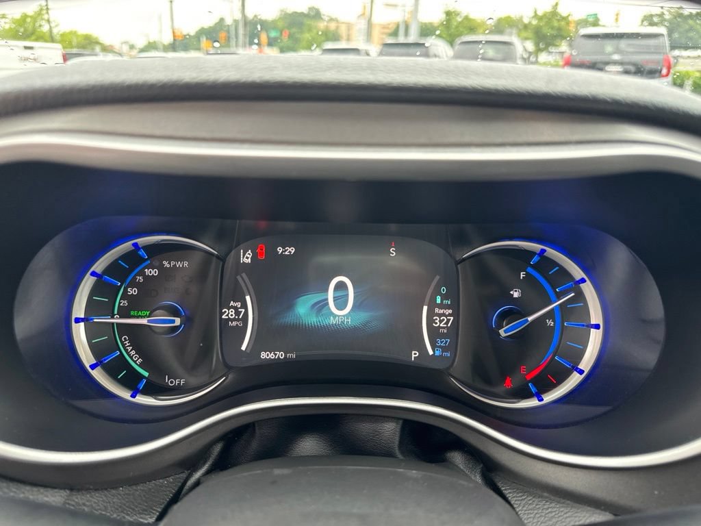 Used 2023 Chrysler Pacifica Touring-L FWD image 15