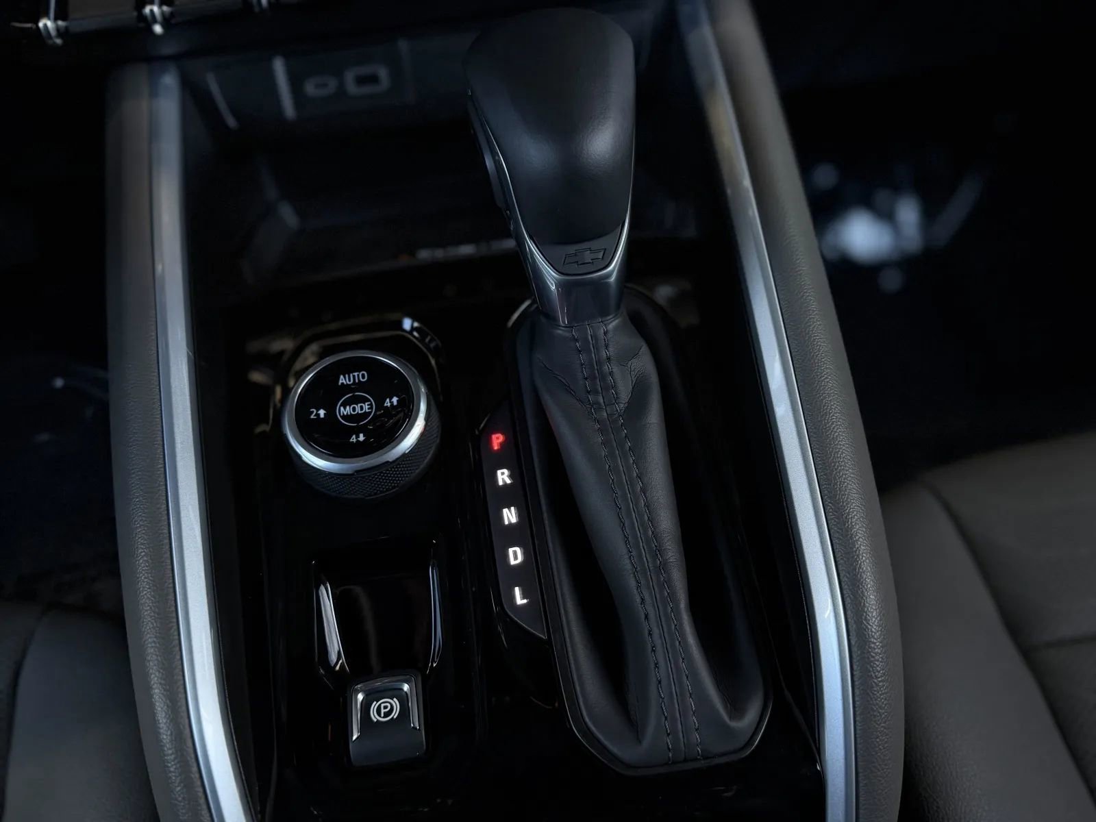 Used 2025 Chevrolet Colorado ZR2 w/ Technology Package image 37