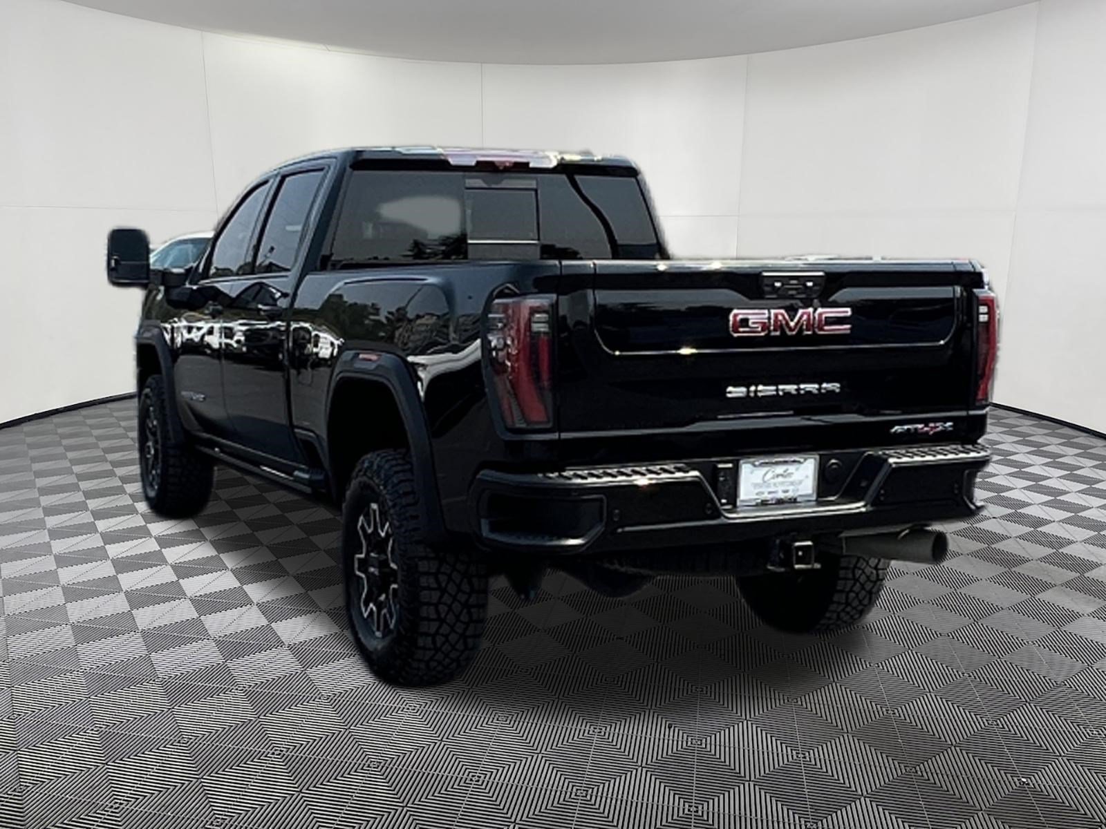 Used 2024 GMC Sierra 2500 AT4X AWD/4WD image 4