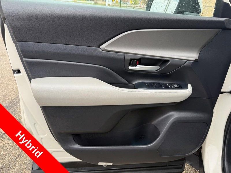 Used 2024 Toyota Grand Highlander XLE image 20