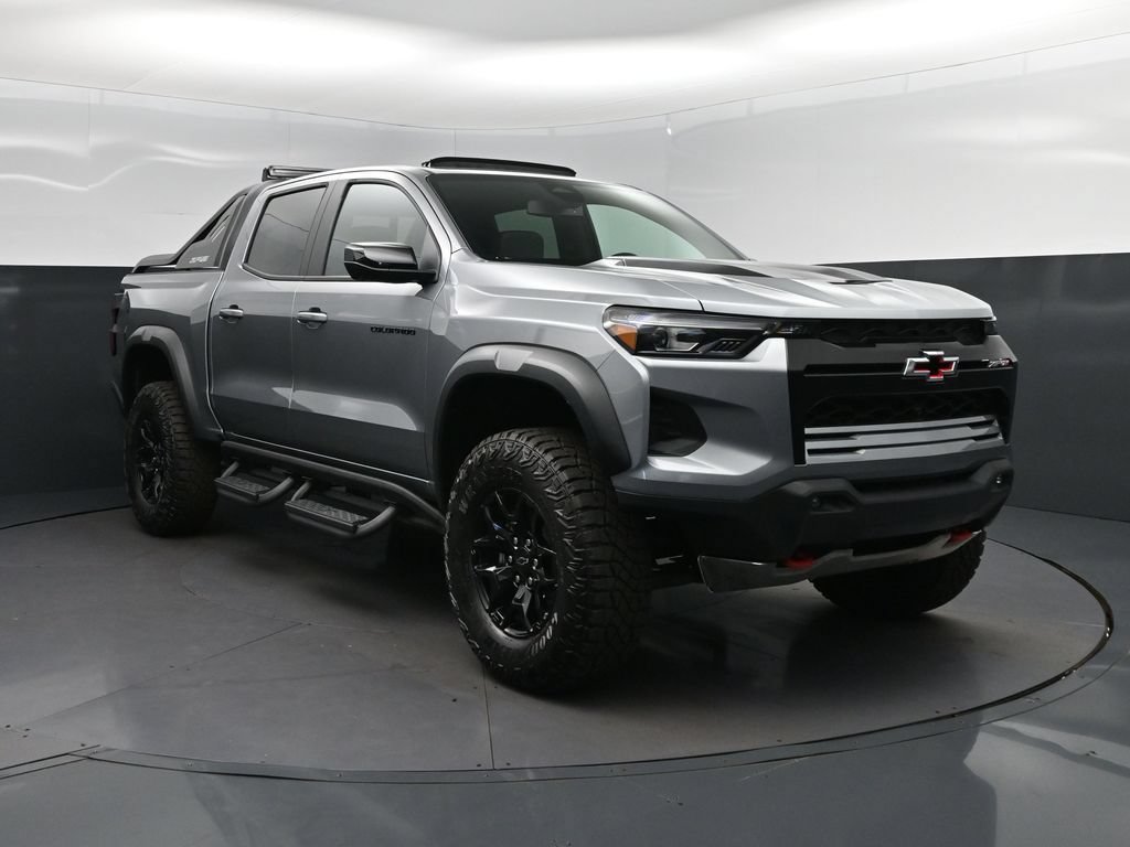 New 2026 Chevrolet Colorado ZR2 w/ Midnight Edition AWD/4WD image 9