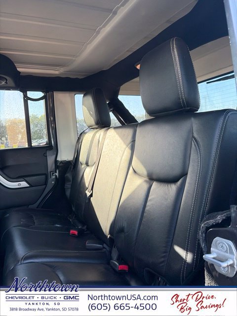 Used 2014 Jeep Wrangler Unlimited Sahara AWD/4WD image 15