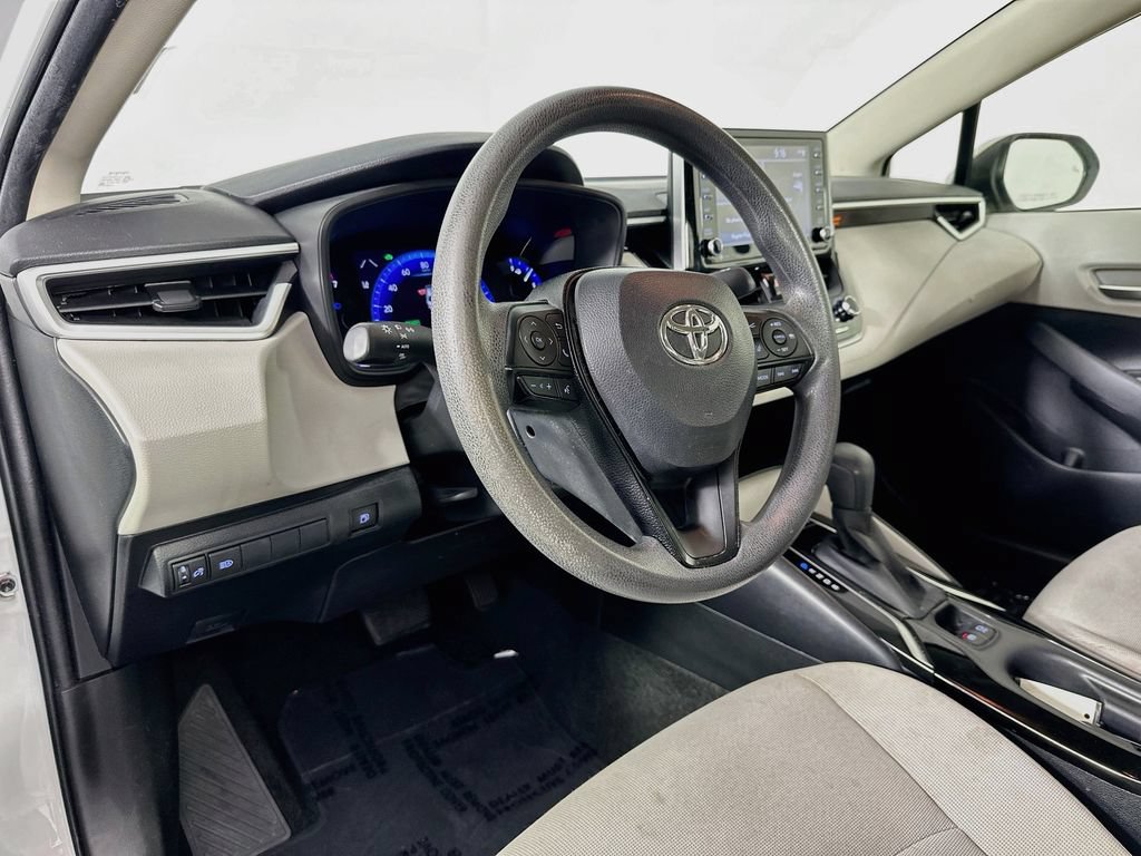 Used 2021 Toyota Corolla LE w/ Carpet Mat Package (TMS) FWD image 10