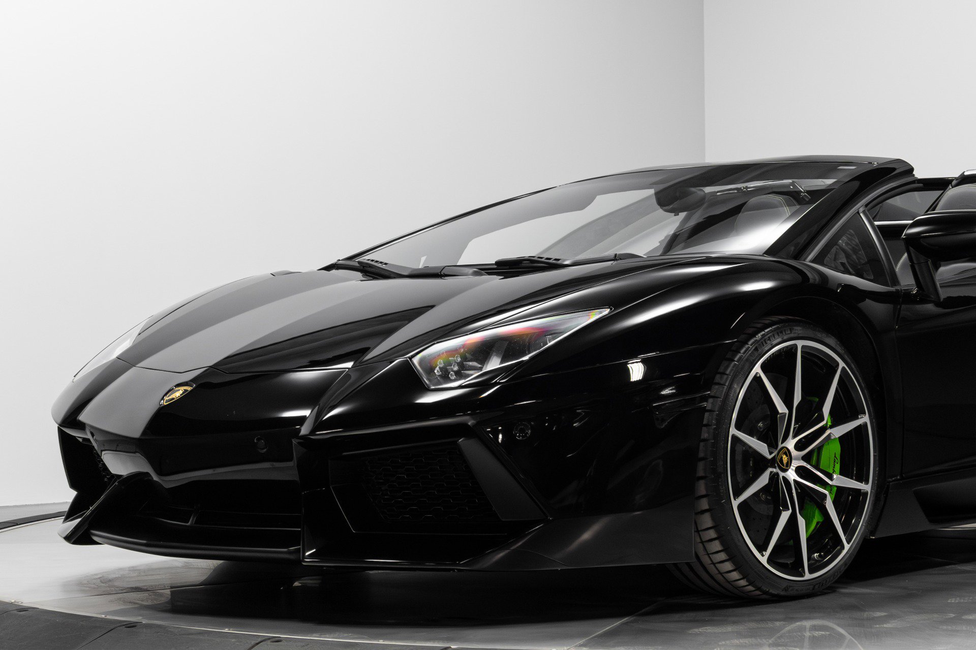 Used 2015 Lamborghini Aventador LP 700-4 image 5