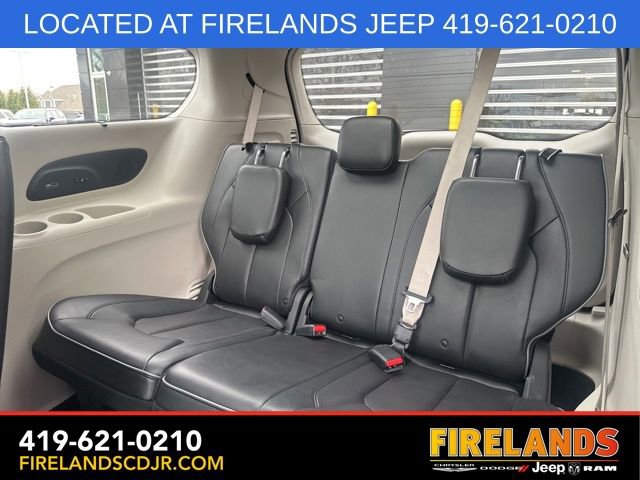 Used 2020 Chrysler Pacifica Limited image 6