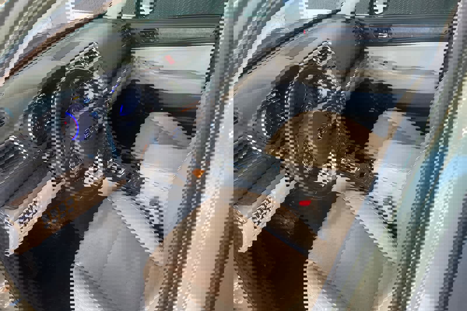 Used 2016 Subaru Outback 3.6R Limited image 13