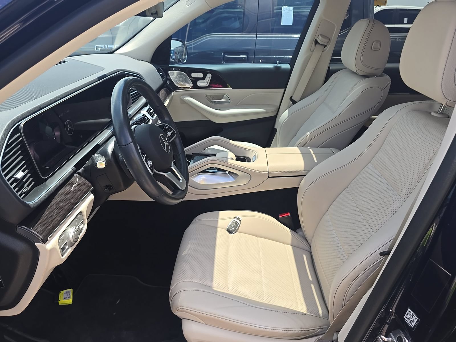Used 2022 Mercedes-Benz GLE 350 w/ AMG Line Exterior image 10