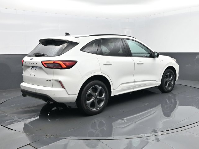 Used 2023 Ford Escape ST-Line w/ Tech Pack #1 AWD/4WD image 23