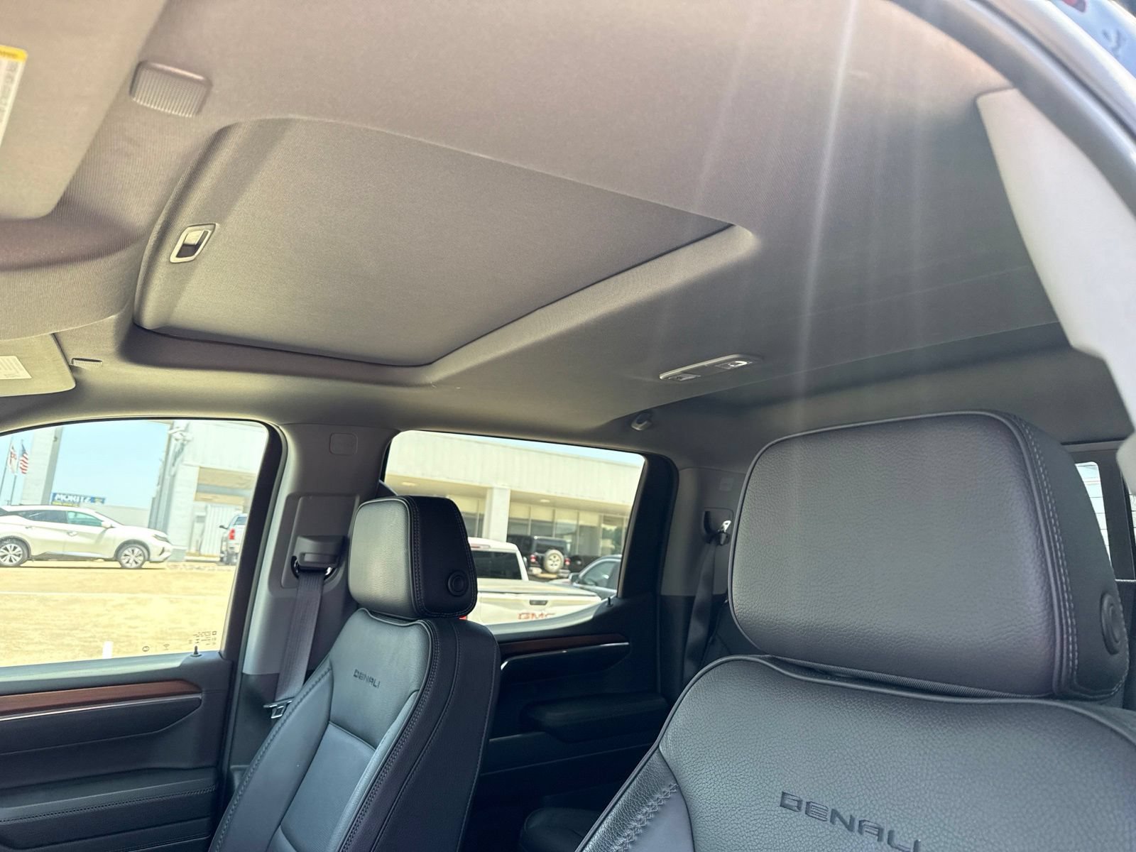 Used 2024 GMC Sierra 1500 Denali w/ Denali Reserve Package AWD/4WD image 18