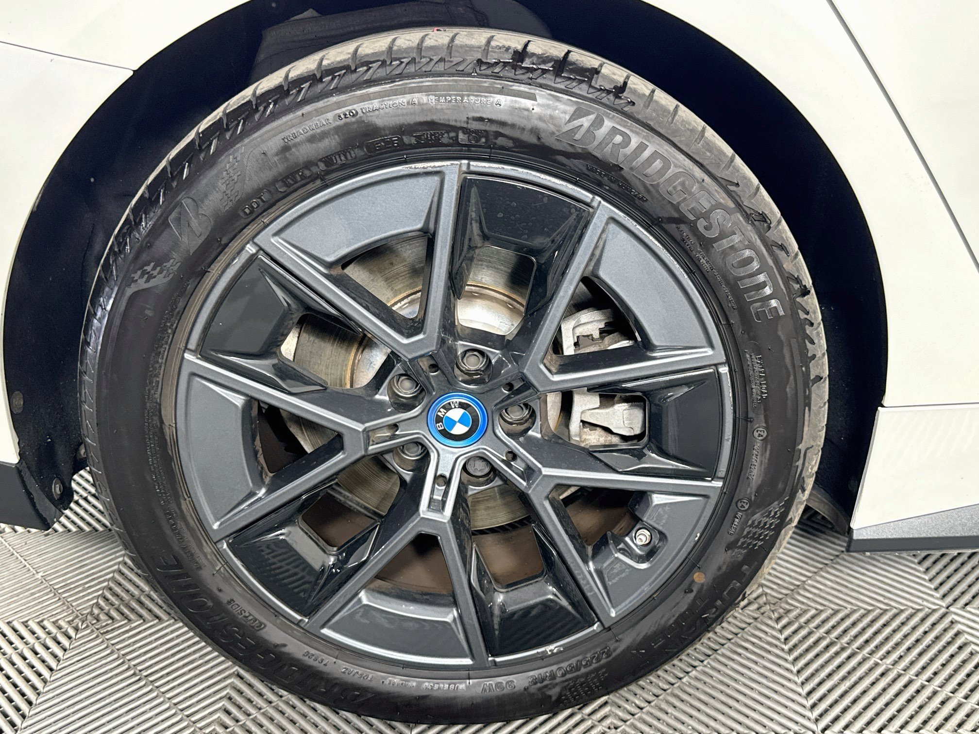Used 2023 BMW i4 eDrive40 w/ Premium Package RWD image 58