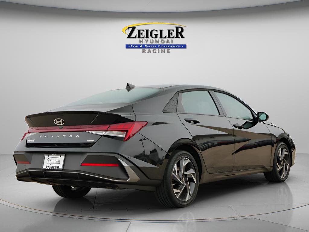 Certified 2025 Hyundai Elantra SEL FWD image 8