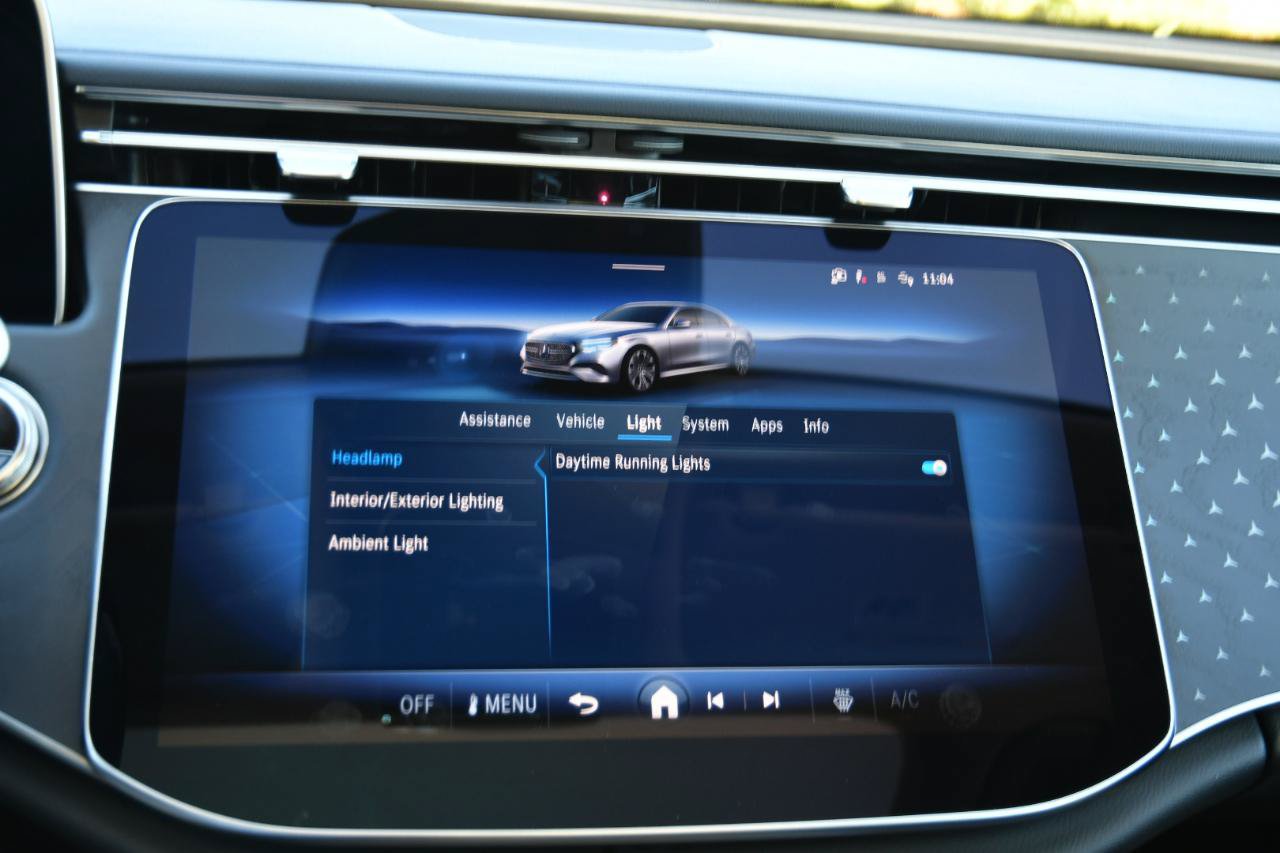 Used 2025 Mercedes-Benz E 350 Sedan image 29