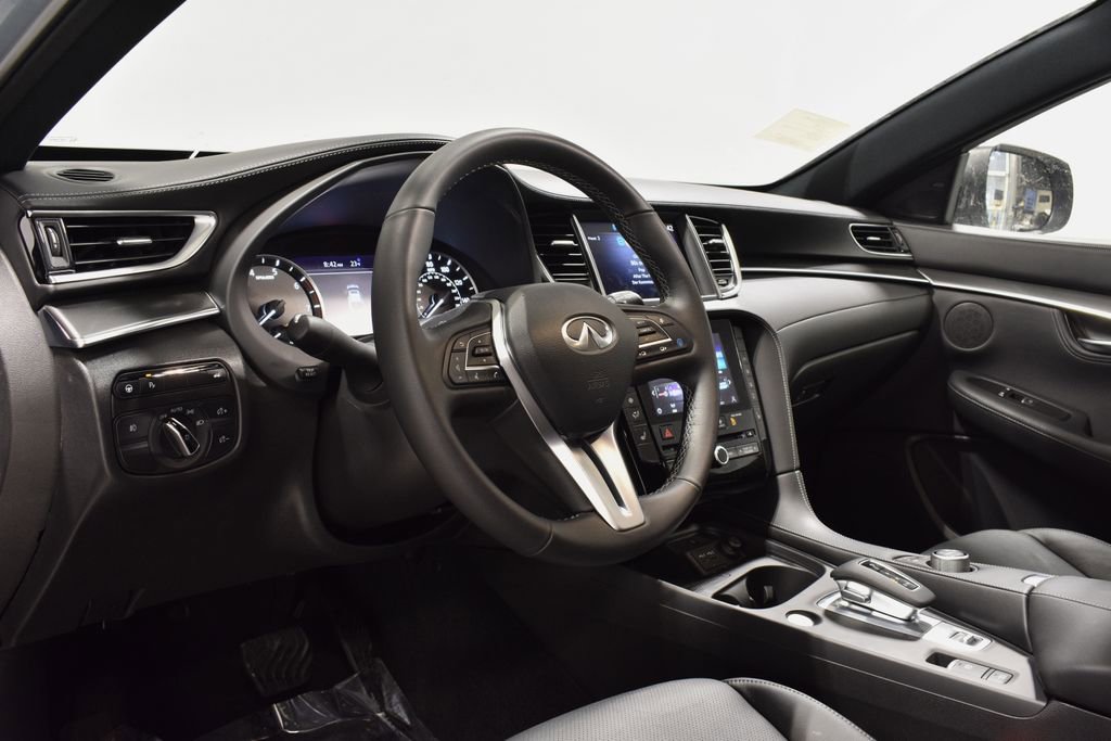 Certified 2025 INFINITI QX55 Luxe w/ Cargo Package image 3
