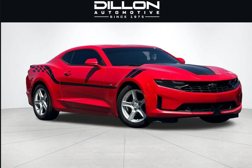 Used 2020 Chevrolet Camaro LT RWD image 27