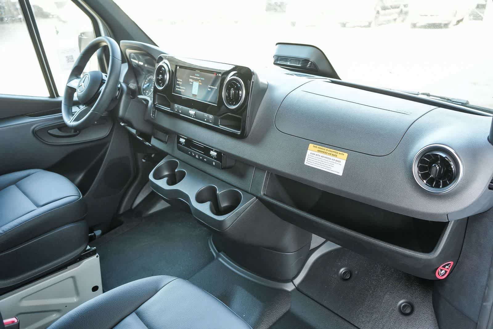 New 2025 Mercedes-Benz eSprinter 170 Cargo image 15