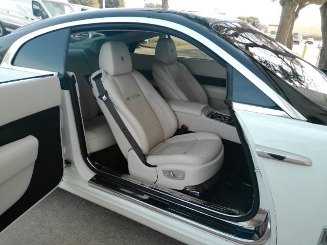 Used 2014 Rolls-Royce Wraith image 21