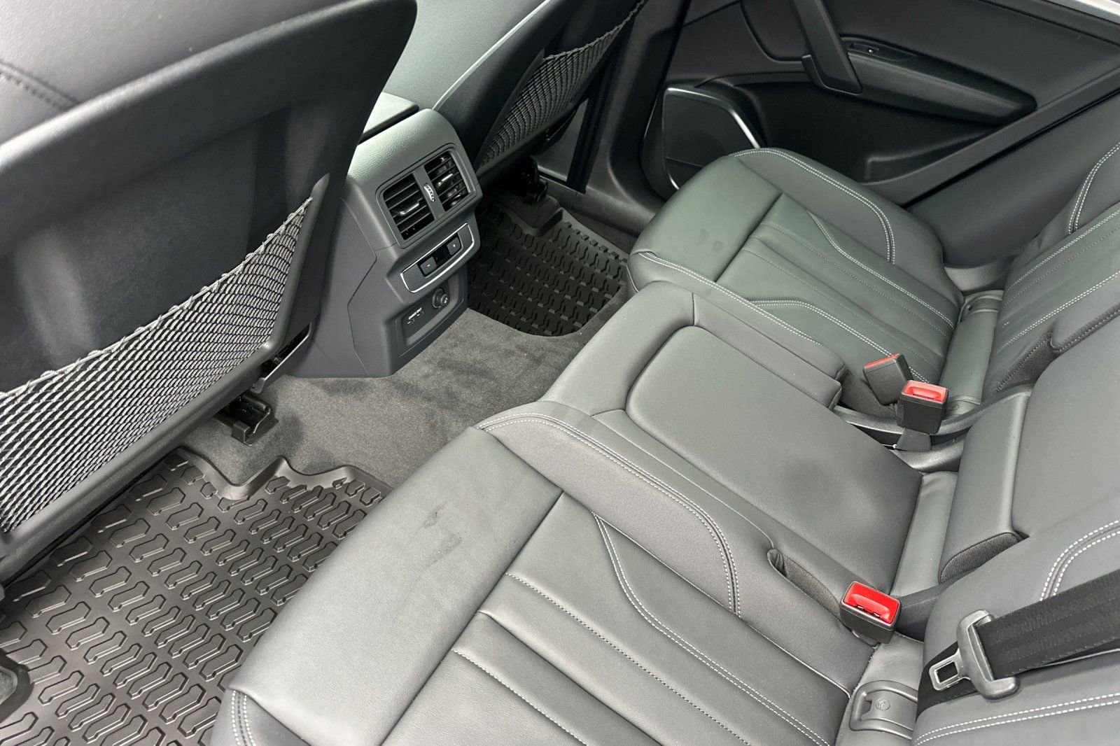 Used 2025 Audi Q5 2.0T Premium w/ Convenience Plus Package AWD/4WD image 11
