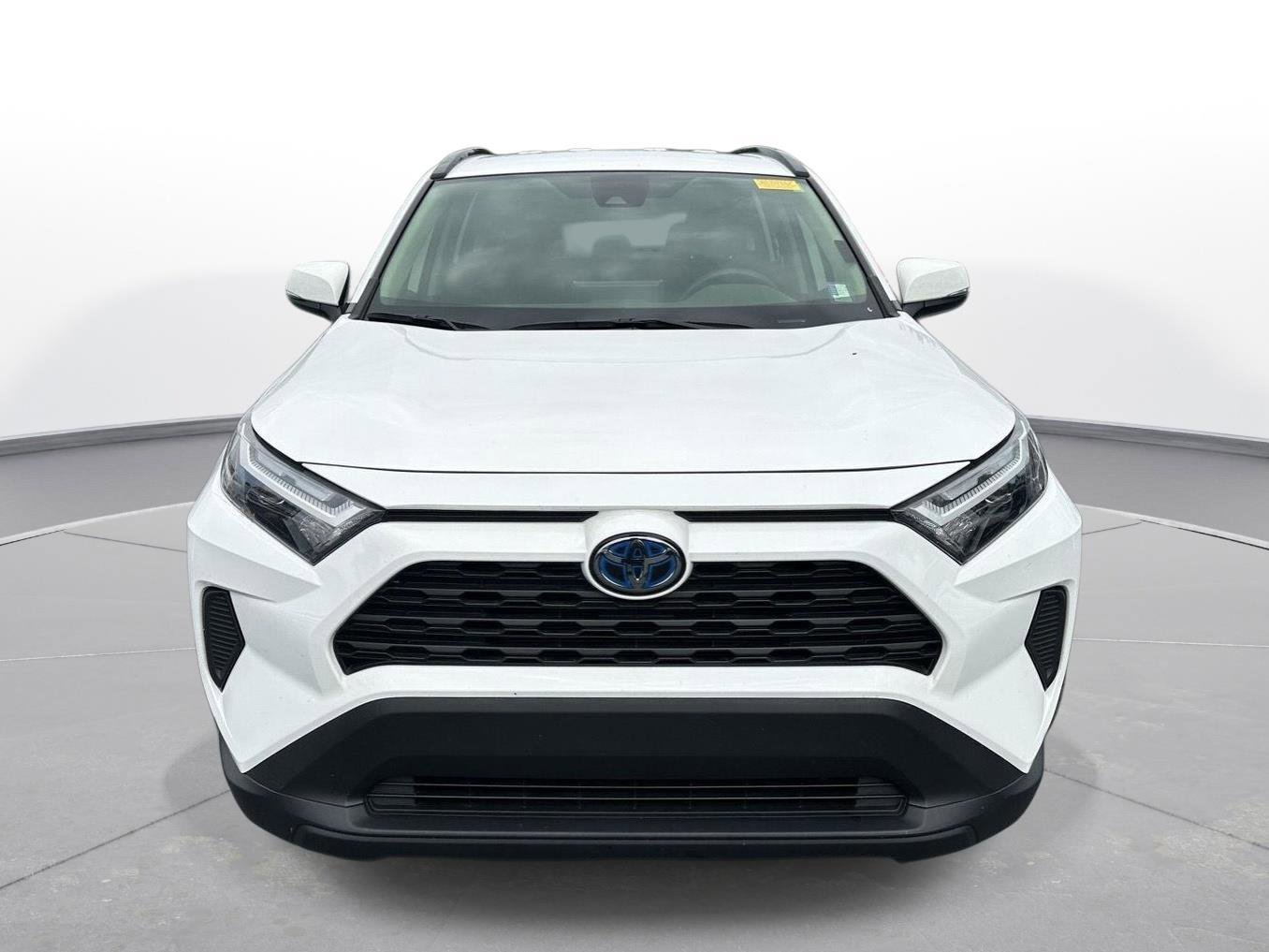 Used 2024 Toyota RAV4 XLE AWD/4WD image 3