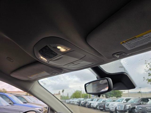 Used 2024 Chrysler Pacifica Touring-L image 12