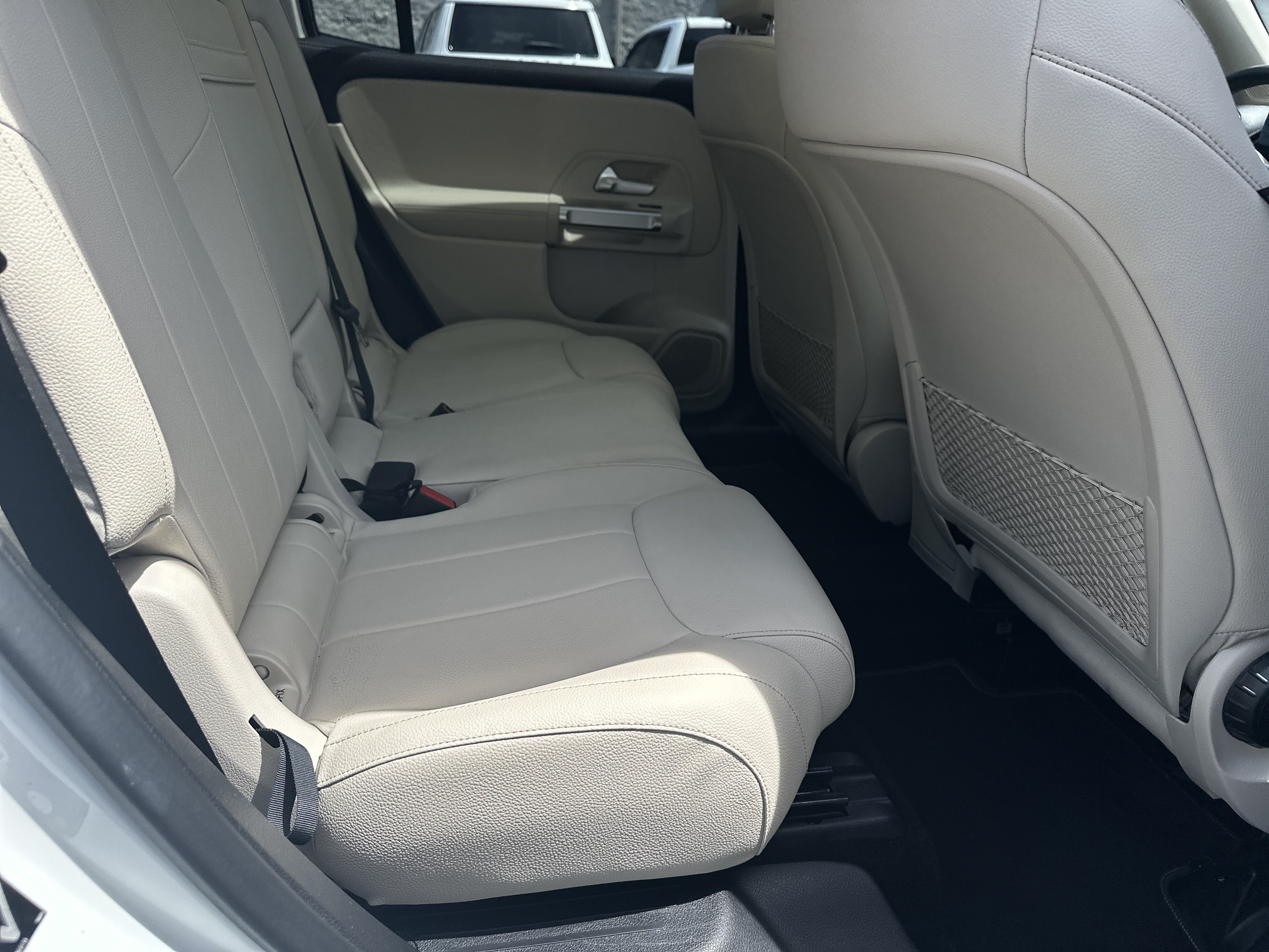 Used 2022 Mercedes-Benz GLB 250 4MATIC image 17