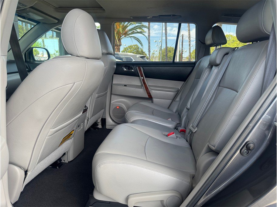 Used 2013 Toyota Highlander Limited FWD image 22