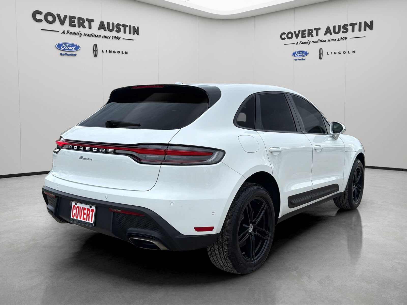 Used 2024 Porsche Macan w/ Premium Plus Package AWD/4WD image 5