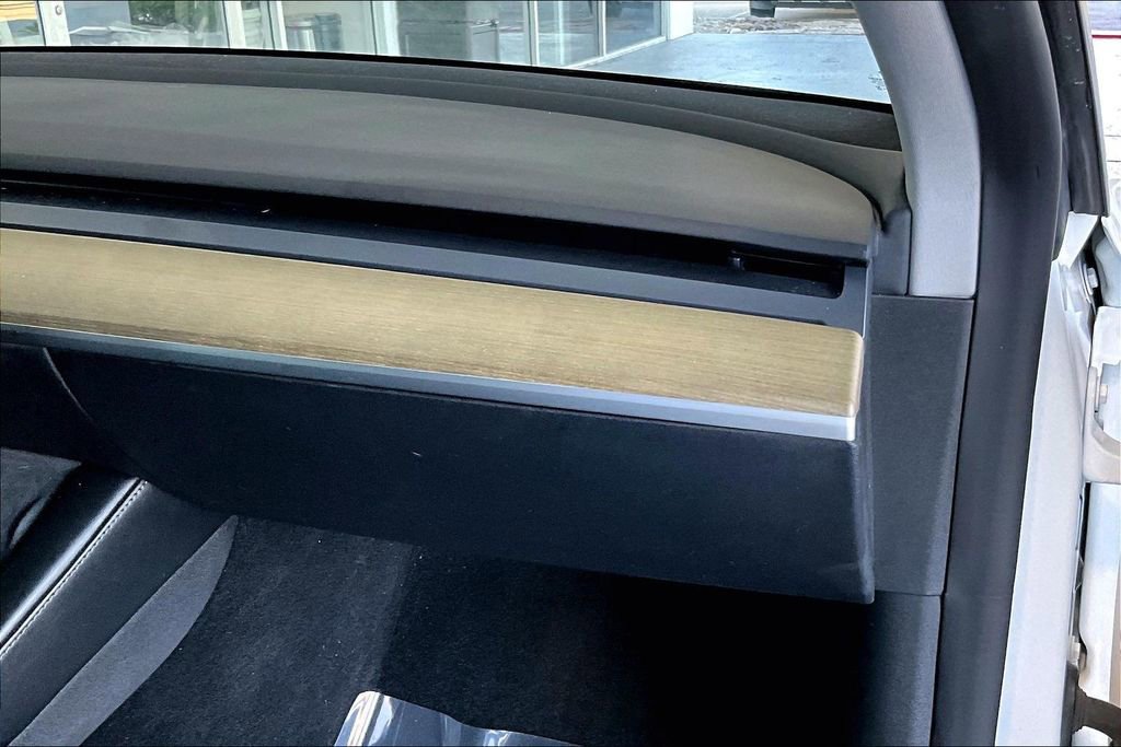 Used 2023 Tesla Model Y Long Range image 26