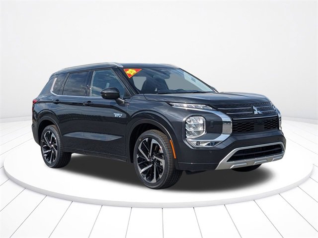 New 2025 Mitsubishi Outlander SEL image 2