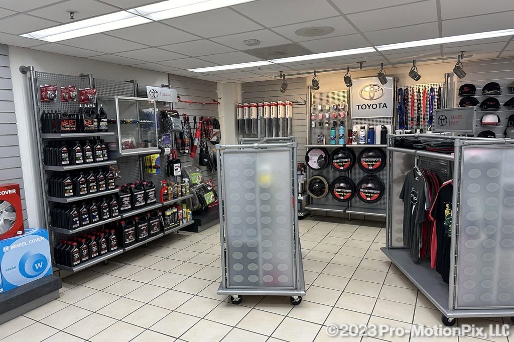 Used 2023 GMC Terrain Denali w/ Denali Premium Package AWD/4WD image 38