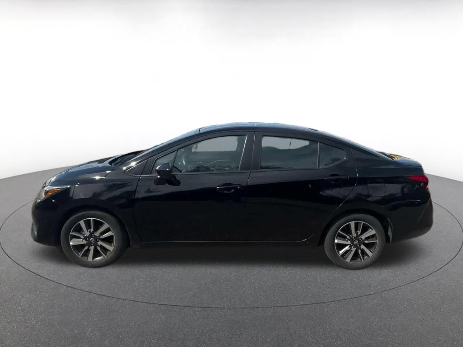Used 2025 Nissan Versa SV FWD image 8