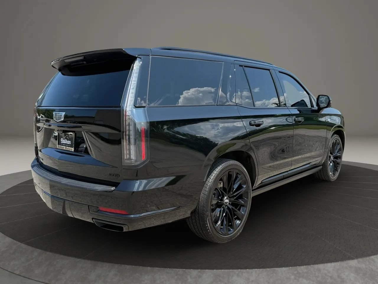 Used 2025 Cadillac Escalade Sport Platinum w/ LPO, ONYX Package AWD/4WD image 8