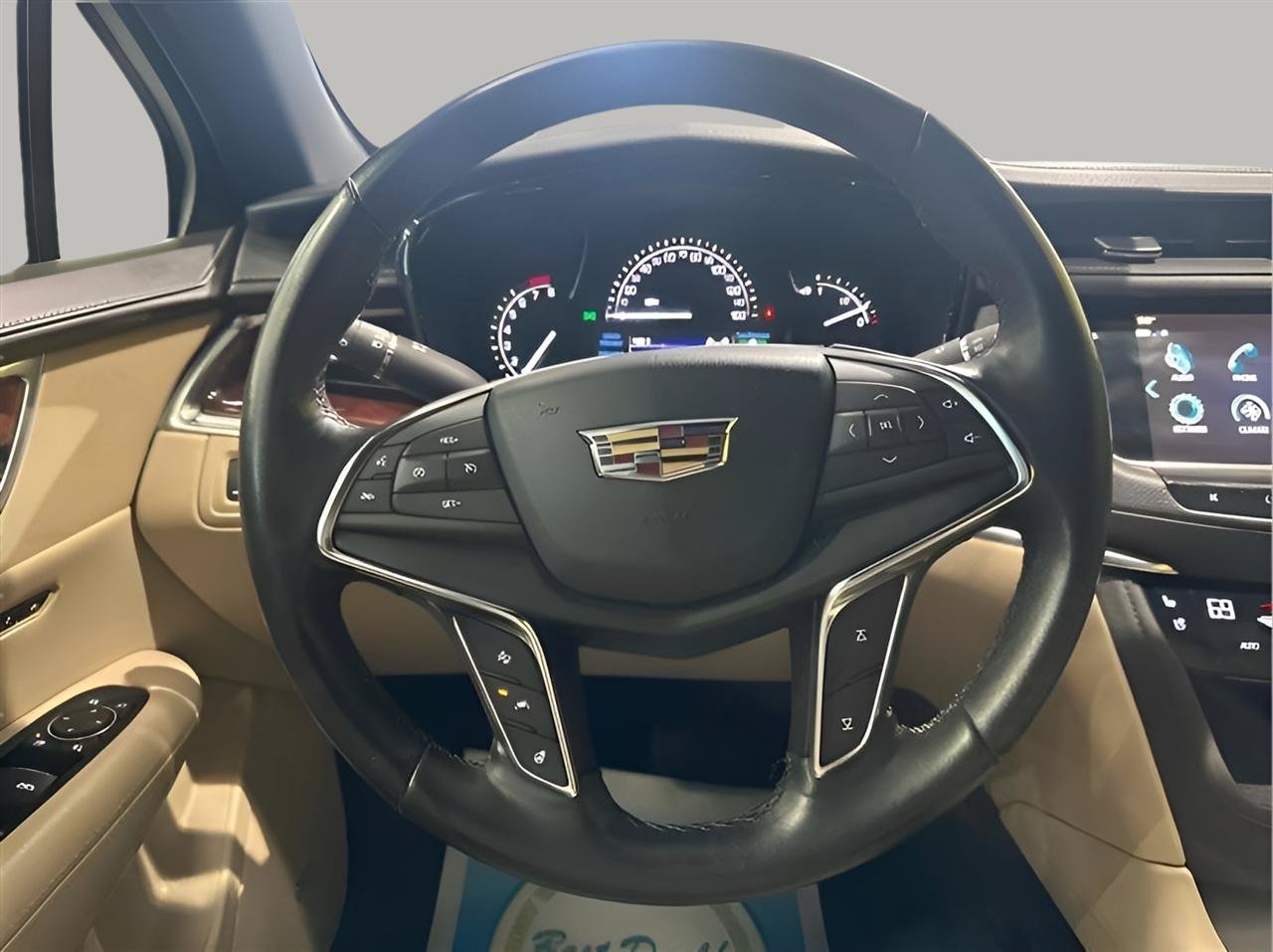 Used 2018 Cadillac XT5 Premium Luxury AWD/4WD image 16